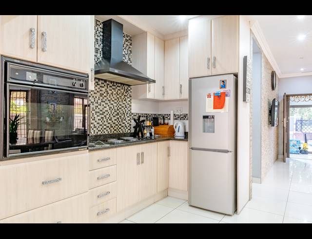4 BEDROOM HOUSE SOLD IN RESERVOIR HILLS